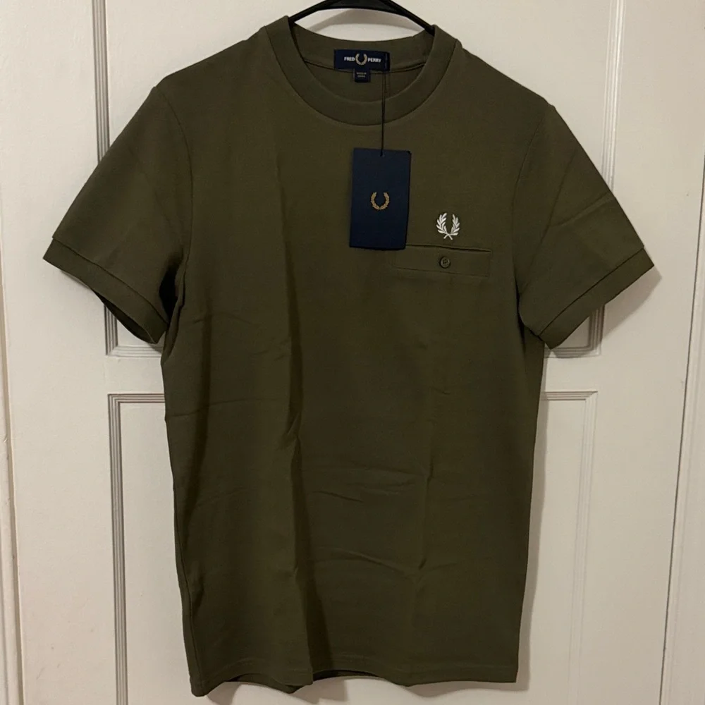 NWT Fred Perry Pocket Detail Piqué T-Shirt - Picture 1 of 4